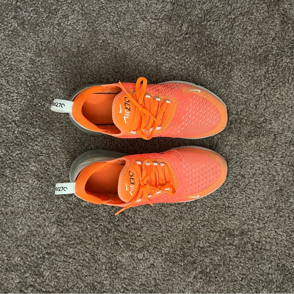 Women’s 8.5 Nike Air